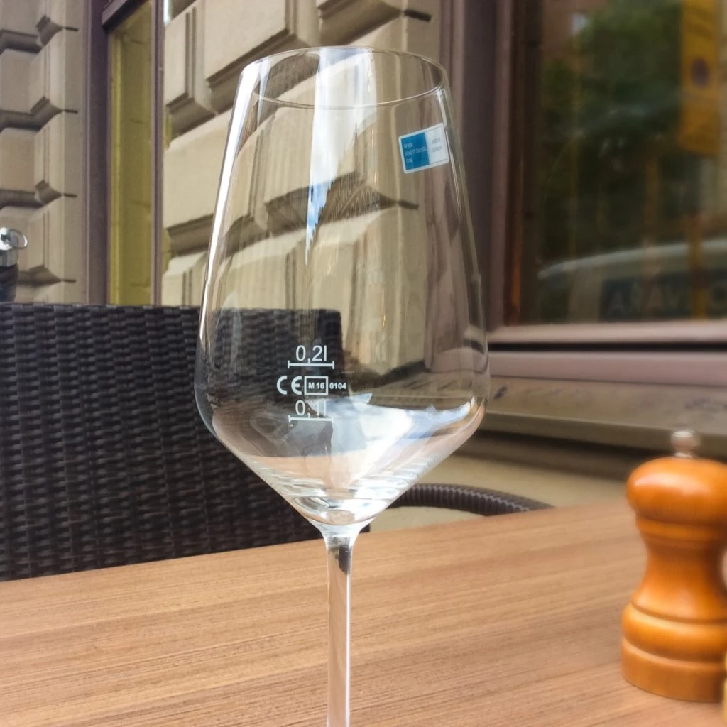 Schott Zwiesel Taste Bordeaux Rödvinsglas Med Volymmarkering 2 Schott Zwiesel Taste Bordeaux Rödvinsglas Med Volymmarkering - Bild 2